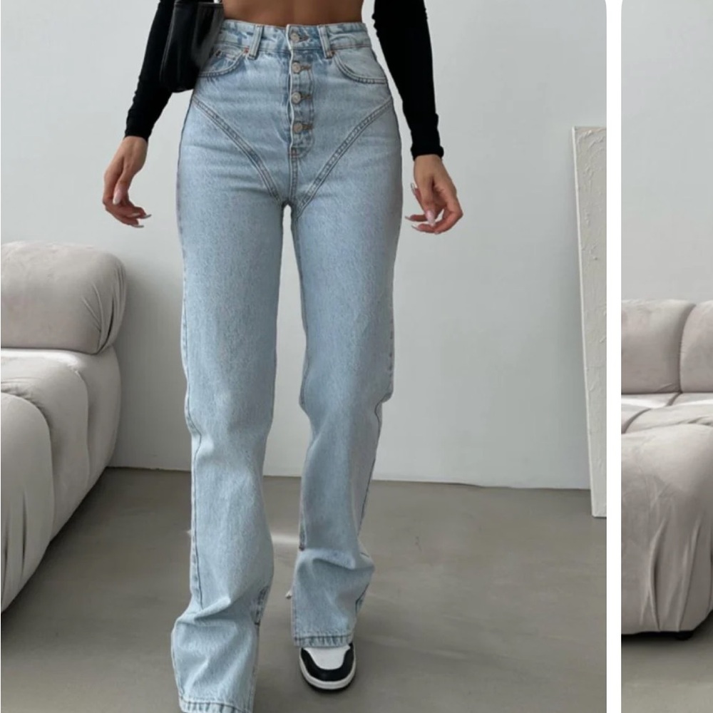 Stylish High-Rise Light Blue Jeans